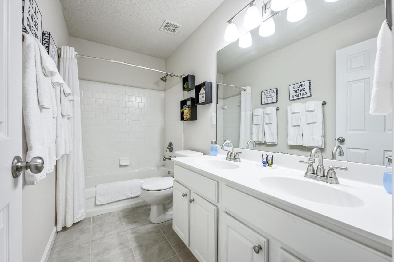 Enjoy This Amazing Home With Porch & Grill Near Dt Woodstock Exterior foto